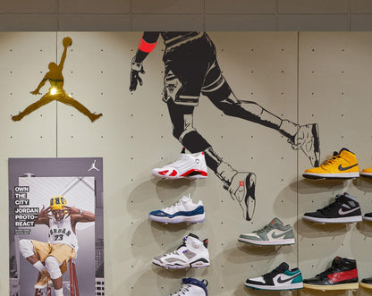 Dunking Wall Decal. Sneakerhead Wall Decor. Hypebeast Basketball Dunk Wall Art. #6585